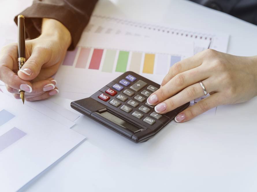 hands counting calculator with pen